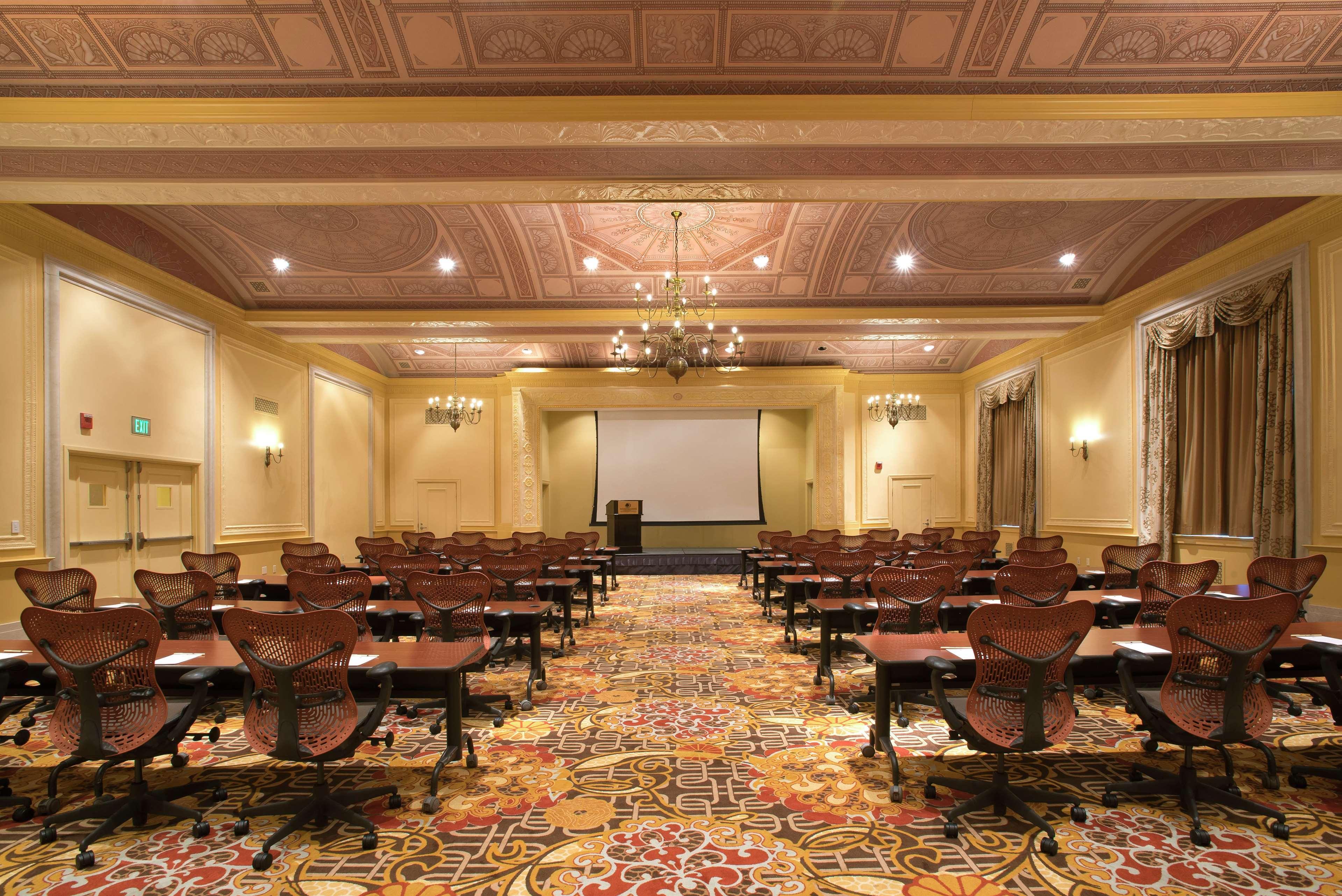 Doubletree Suites By Hilton Hotel Detroit Downtown - Fort Shelby Extérieur photo
