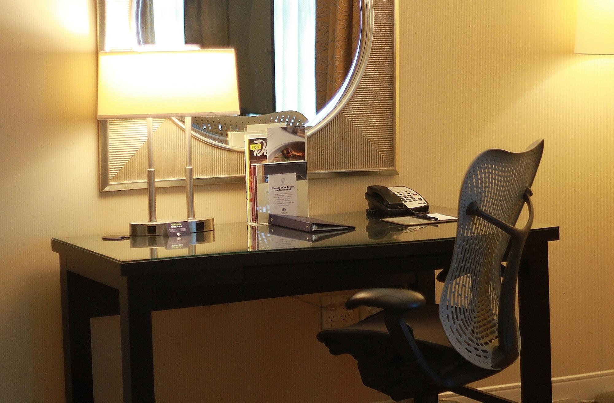 Doubletree Suites By Hilton Hotel Detroit Downtown - Fort Shelby Extérieur photo