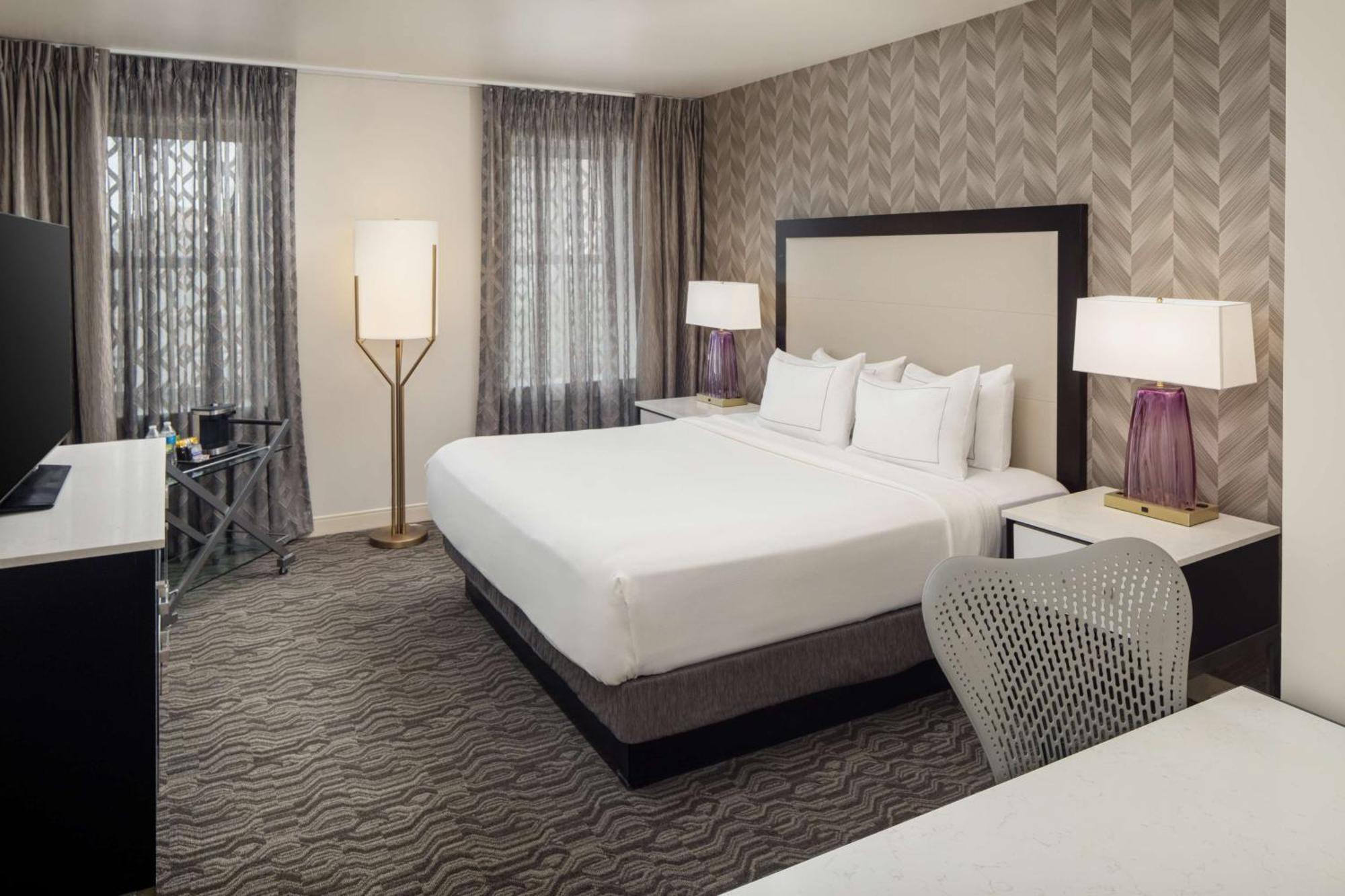 Doubletree Suites By Hilton Hotel Detroit Downtown - Fort Shelby Extérieur photo