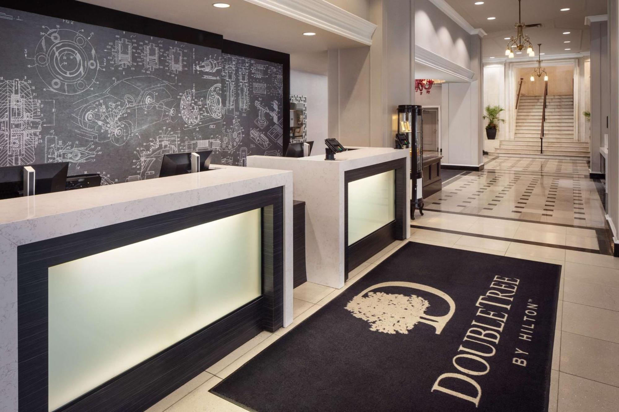 Doubletree Suites By Hilton Hotel Detroit Downtown - Fort Shelby Extérieur photo